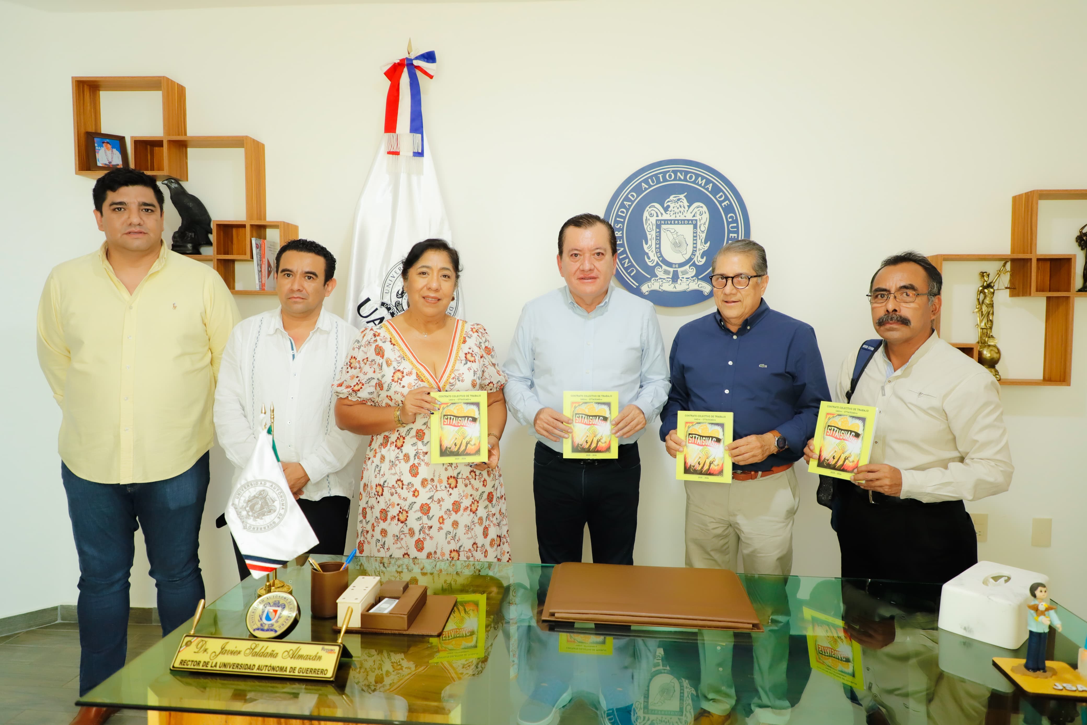 INICIA LA UAGRO ENTREGA DE EJEMPLARES IMPRESOS DEL CONTRATO COLECTIVO DE TRABAJO DEL STTAISUAGro 2025-2026